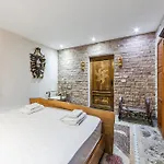 Kanuni Authentic Albanian House By Pikhost * Shkoder