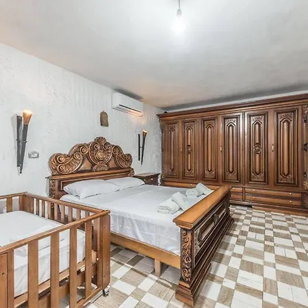 Kanuni Authentic Albanian House By Pikhost *