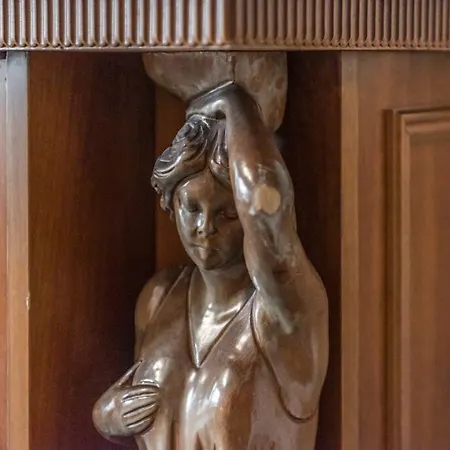 Kanuni Authentic Albanian House By Pikhost *