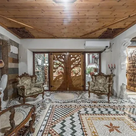 펜션 Kanuni Authentic Albanian House By Pikhost *