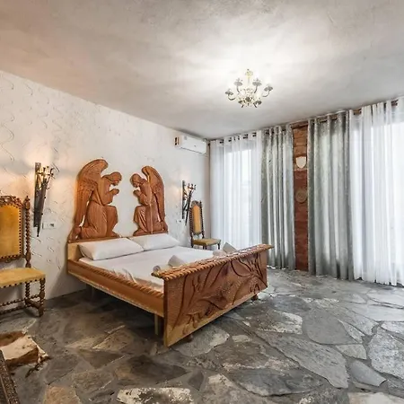 Kanuni Authentic Albanian House By Pikhost