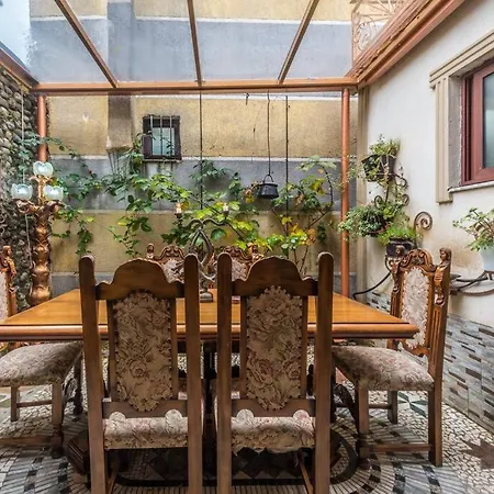 Дом отдыха Kanuni Authentic Albanian House By Pikhost Шкодер