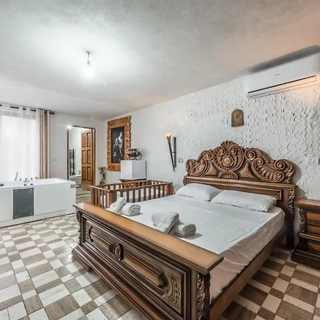 Kanuni Authentic Albanian House By Pikhost *
