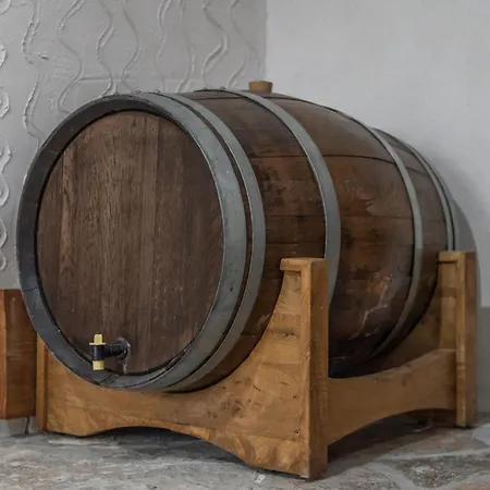Kanuni Authentic Albanian House By Pikhost