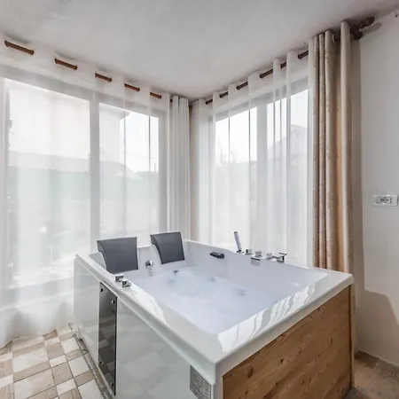 Σπίτι διακοπών Kanuni Authentic Albanian House By Pikhost *