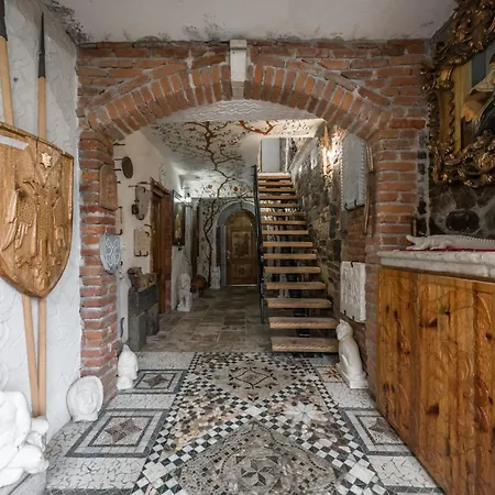 Kanuni Authentic Albanian House By Pikhost *