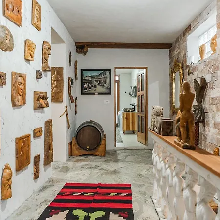 Σπίτι διακοπών Kanuni Authentic Albanian House By Pikhost Σκόδρα