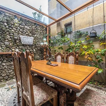 Kanuni Authentic Albanian House By Pikhost Vakantiehuis *