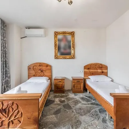 Kanuni Authentic Albanian House By Pikhost Vakantiehuis *