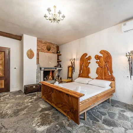 Ferienhaus Kanuni Authentic Albanian House By Pikhost Shkodra
