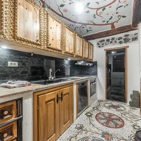 Kanuni Authentic Albanian House By Pikhost