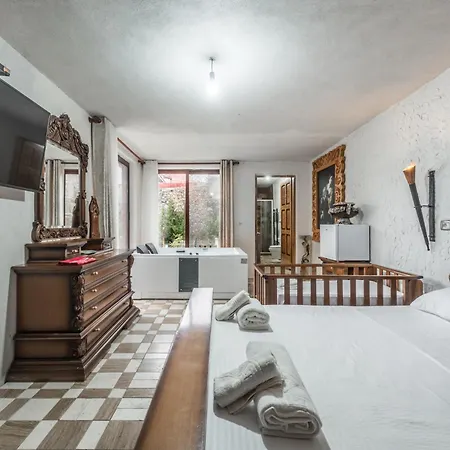 Kanuni Authentic Albanian House By Pikhost Shkodra