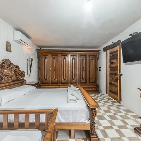 Kanuni Authentic Albanian House By Pikhost * Shkodra